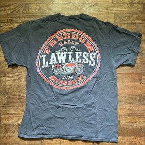 LAWLESS Gray and Red Short Sleeve Tee